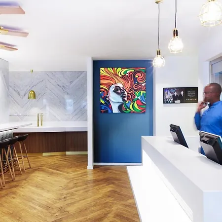 Visionapartments Place De Cornavin - Contactless Check-in 3*