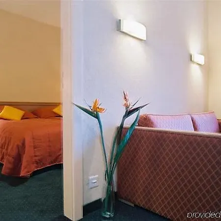 Visionapartments Place De Cornavin - Contactless Check-in 3* Ginebra