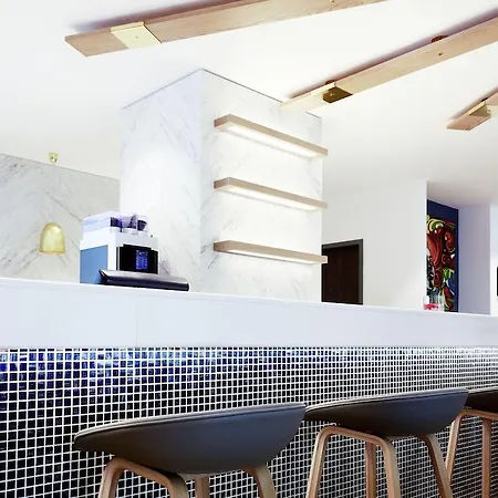 Visionapartments Place De Cornavin - Contactless Check-in Отель Женева