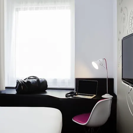 Отель Visionapartments Place De Cornavin - Contactless Check-in