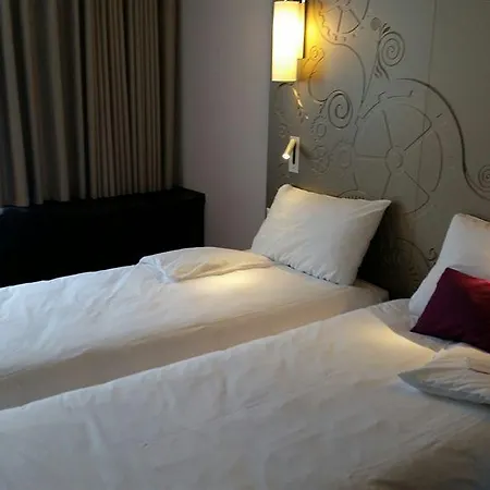 Visionapartments Place De Cornavin - Contactless Check-in 3*